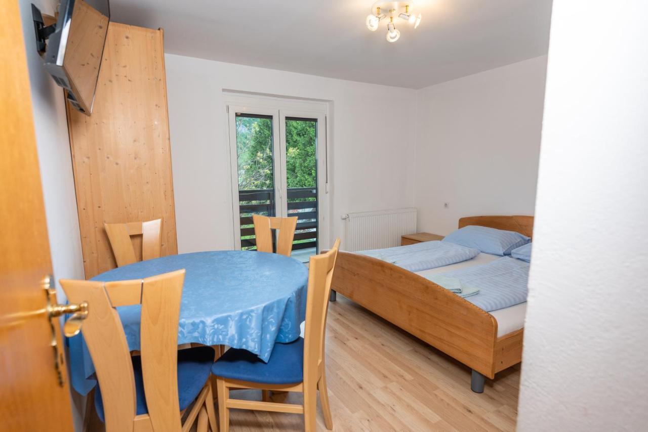 Apartma Znidar *